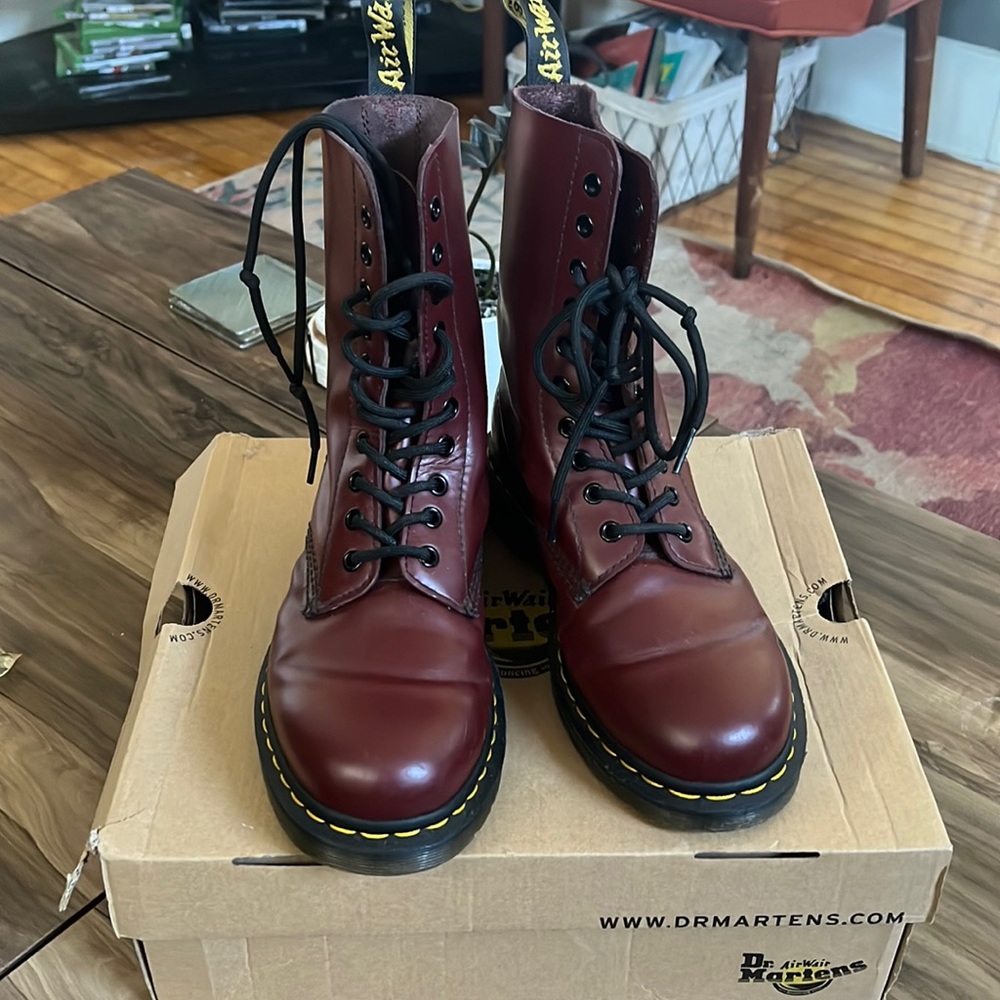 Dr Martens 1490 like new